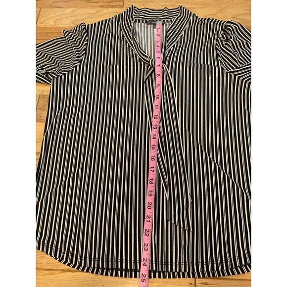 Adrianna Papell, women's stripped blouse with front collar tie size large - Picture 6 of 9